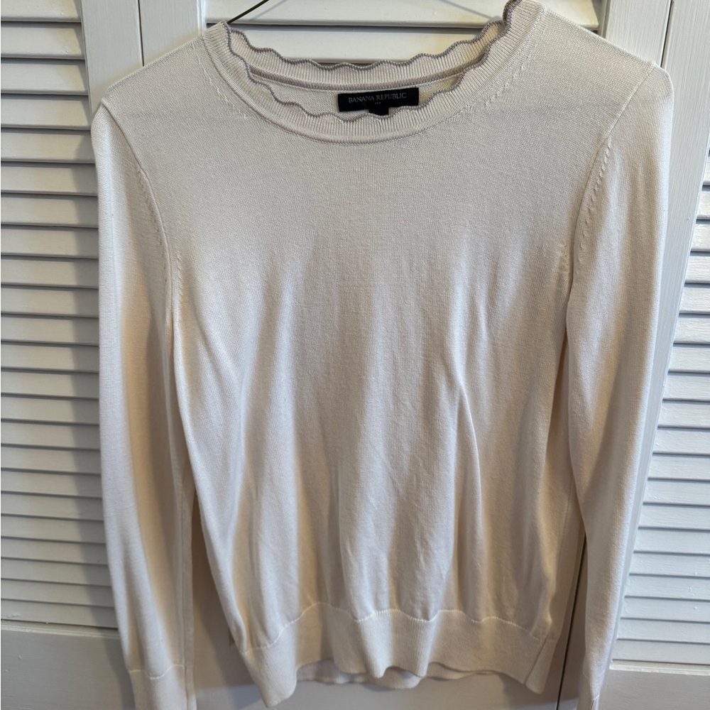 Banana Republic Women's Cream Crew Neck Sweater